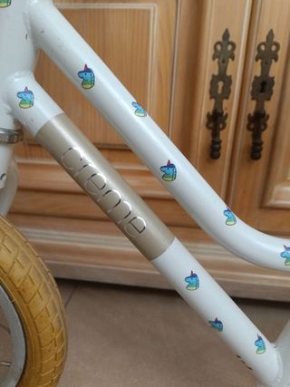 Bicicleta creme sin pedales