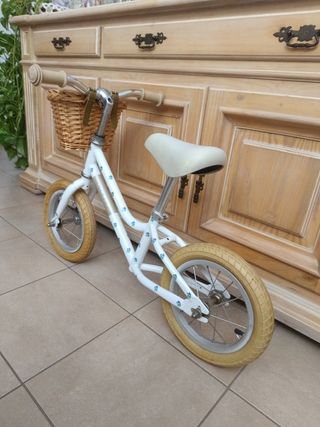 Bicicleta creme sin pedales