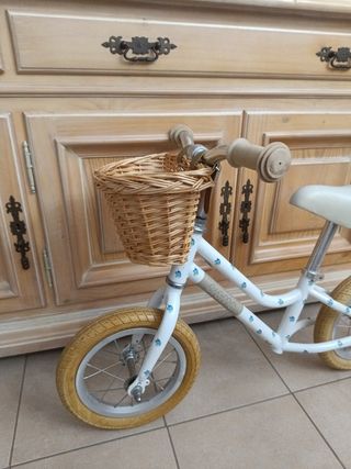 Bicicleta creme sin pedales