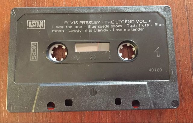 ELVIS PRESLEY THE LEGEND VOL 2 BLUE SUEDE SHOES