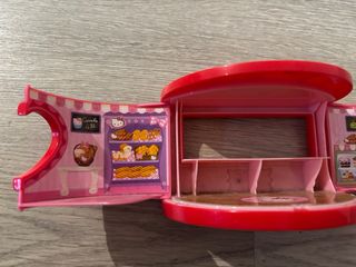 Casita panadería-pastelería Hello Kitty