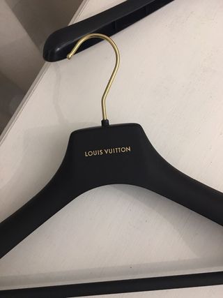 Coppia di grucce appendi abiti Louis Vuitton