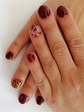 Manicura y pedicura semipermanente