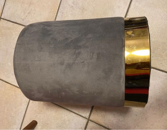 Pouf Cilindrico con Base Oro in Metallo 30x38