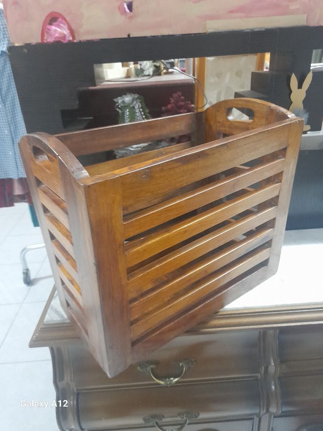 revistero artesanal de caoba 