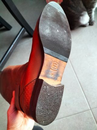 Stivale in pelle colore cammello n.37