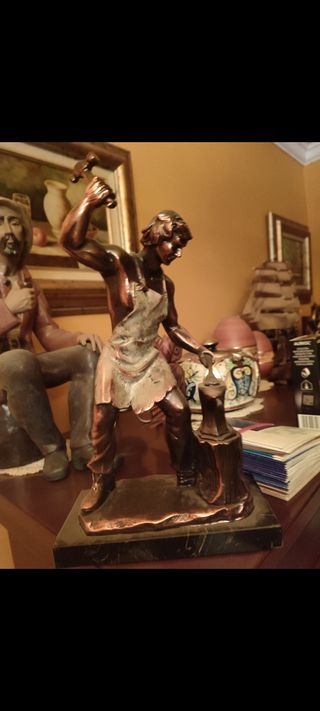 Figura bronce
