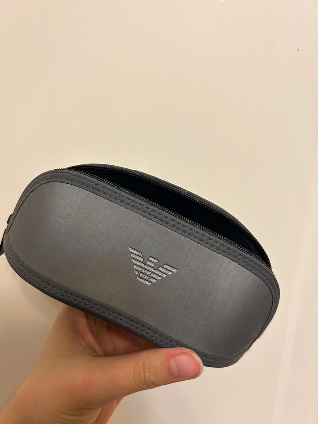 Occhiali da sole armani con custodia 