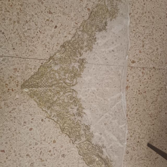 Pico dorado fallera manteletas