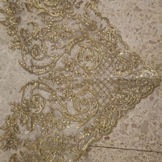 Pico dorado fallera manteletas