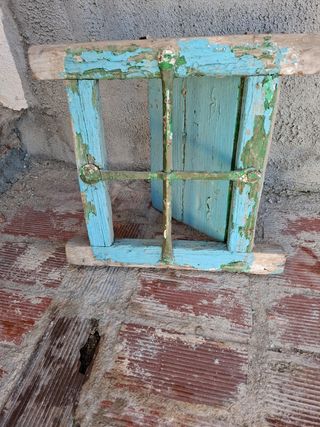 Ventana con reja antgua