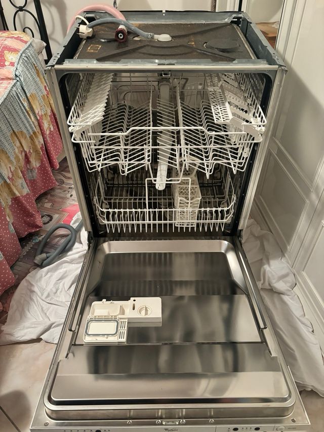 Lavastoviglie whirlpool a scomparsa ADG3500 inox