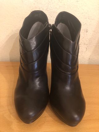 GUESS - botines piel negro tacones 39