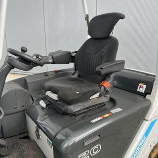 UNICARRIERS 2 TN ELECTRICA TRIPLE CONTAINERO