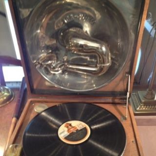 Gramófono portátil de bocina exterior