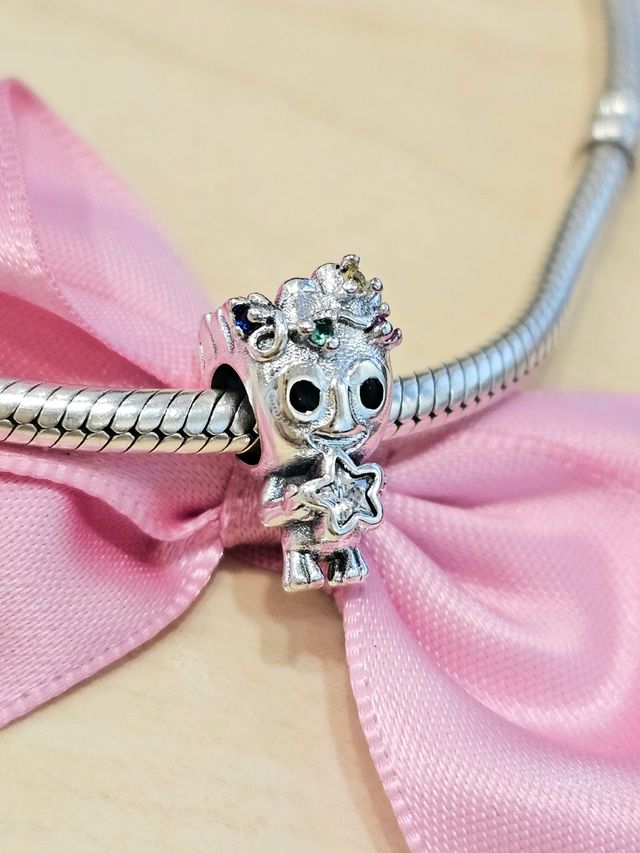 CHARM GROOT Y ESTRELLA MARVEL PLATA