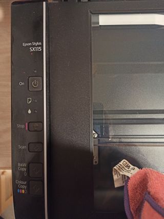Impresora EPSON + 3 CARTUCHOS de tinta.