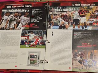 MILAN DA RECORD  CON LAMINE DORATE E FRANCOBOLLI