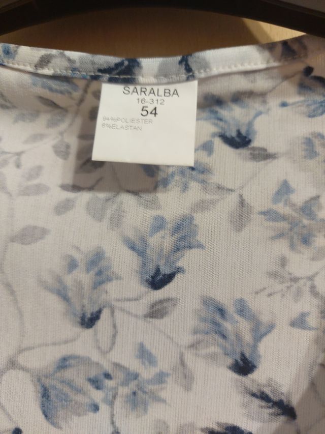 Camiseta de vestir. Marca Saralba.