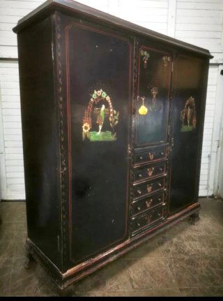 Armario oriental antiguo.