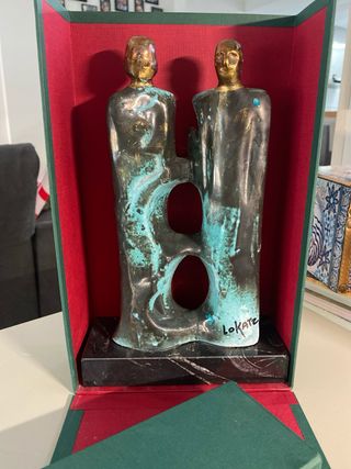 Figura de bronce Lokatz