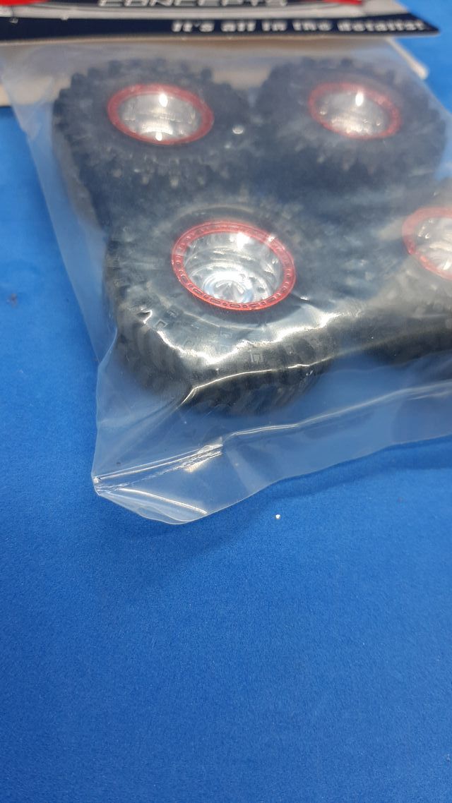 Coche escala 1/24 Hummer H2 SUT  So Real Concepts