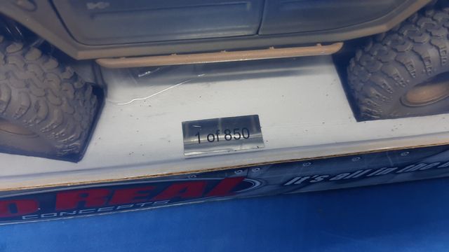 Coche escala 1/24 Hummer H2 SUT  So Real Concepts