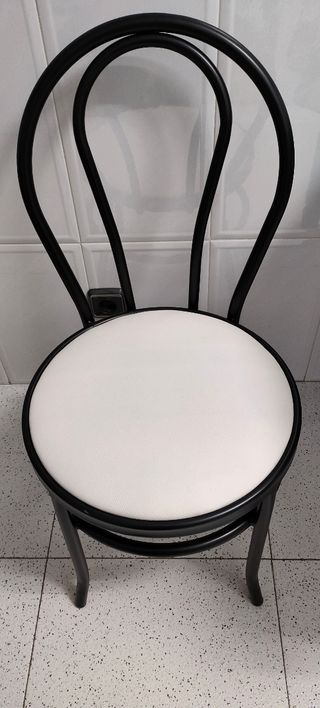 Se venden dos sillas de cocina