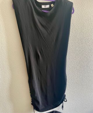 Vestido negro hombreras Only