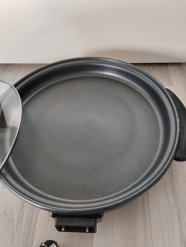 Pentola antiaderente elettrica per paella