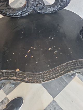 Sillón antiguo  tallado de madera