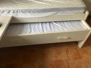 Dormitorio juvenil con colchones