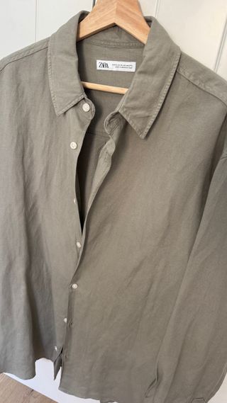 Camisa fluida Zara color visón
