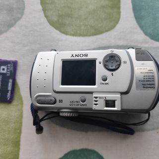 Macchina fotografica sony dsc-p50 con sd