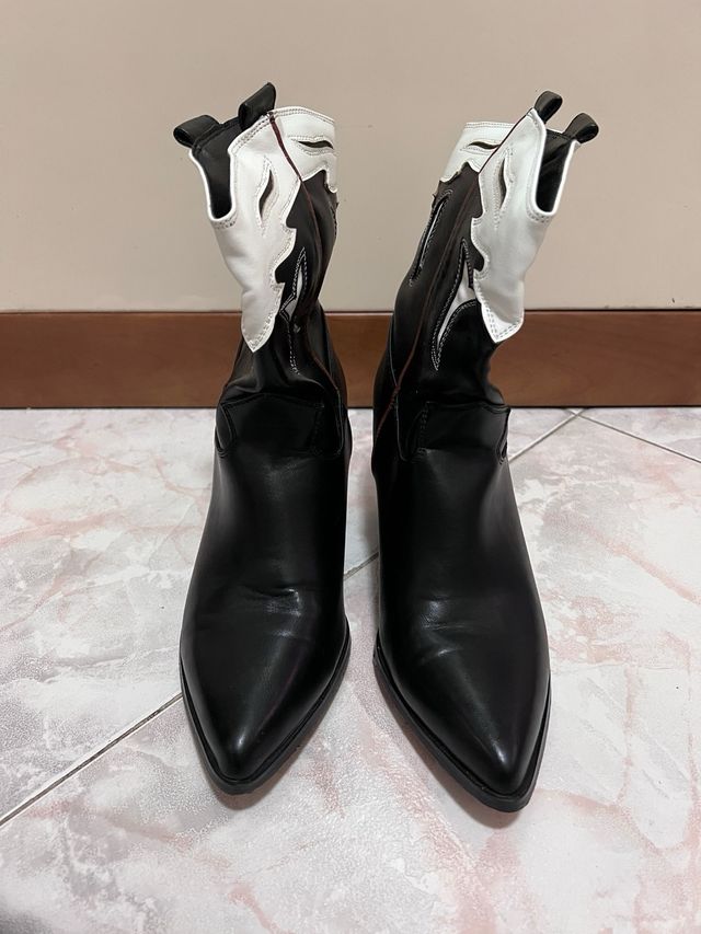stivali modello cowboy neri e bianchi taglia 38