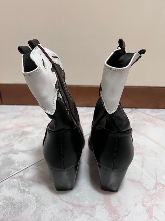 stivali modello cowboy neri e bianchi taglia 38