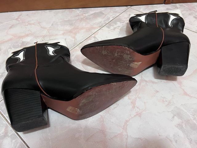 stivali modello cowboy neri e bianchi taglia 38