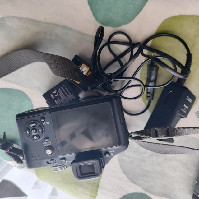 Macchina fotografica lumix dmz fz8 con accessori