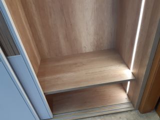 Armario de puertas correderas.