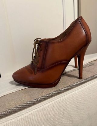 Zapatos de tacón de piel auténtica Uterque 37