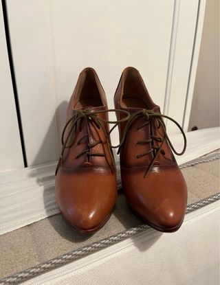 Zapatos de tacón de piel auténtica Uterque 37