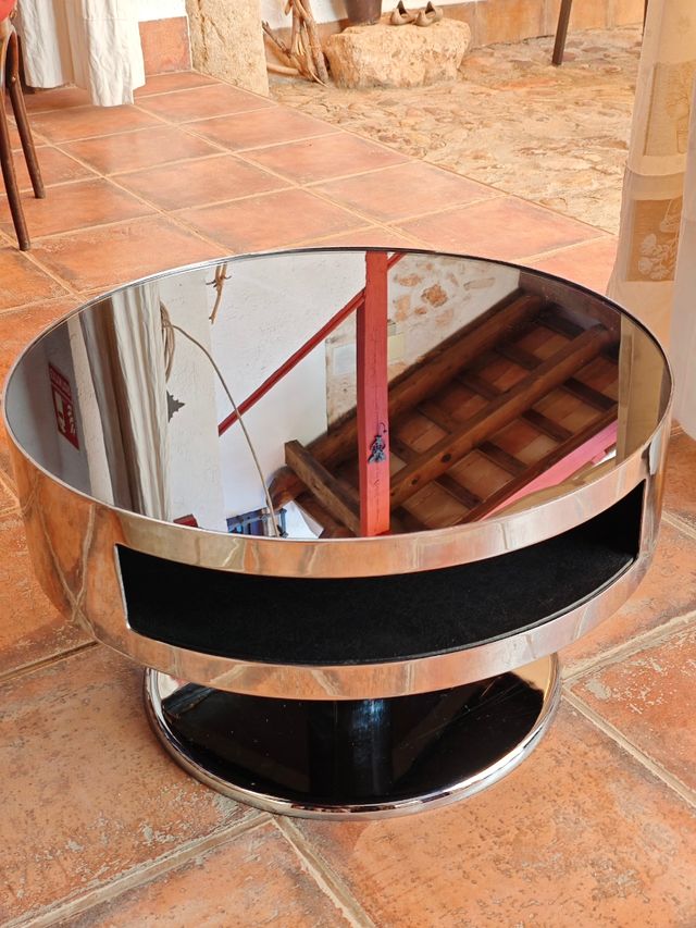 Mesa auxiliar década de los 70 ¿María Pergay?