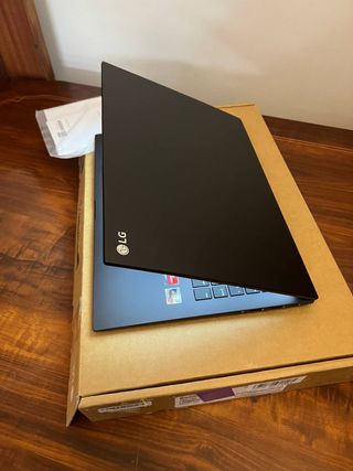 Portatil LG Ultra 16U70R 512GB Ryzen 7 16FHD Nuevo