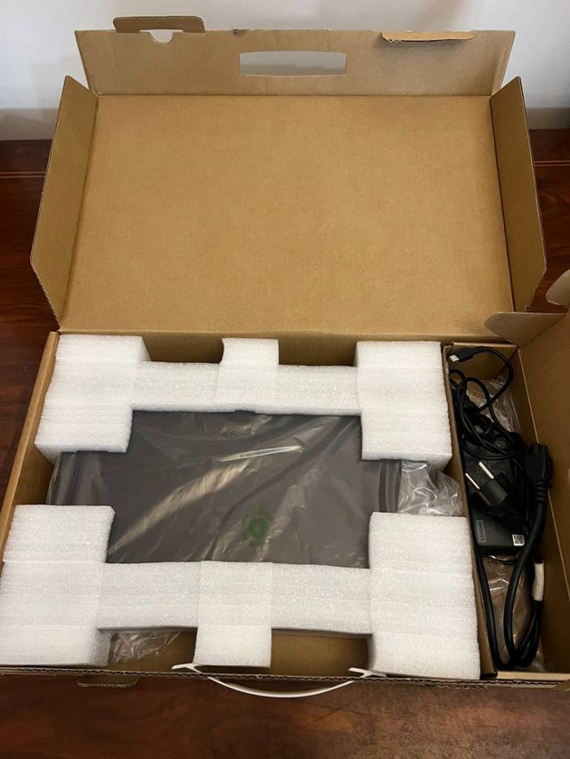 Computador portátil LG Ultra 16U70R 512GB Ryzen 7 16FHD Novo