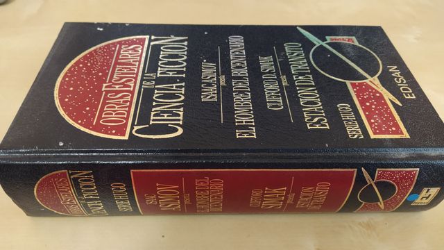 El hombre del bicentenario ; Estación de tránsito