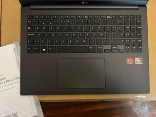 Portatil LG Ultra 16U70R . 512GB 16 inch FHD nuevo