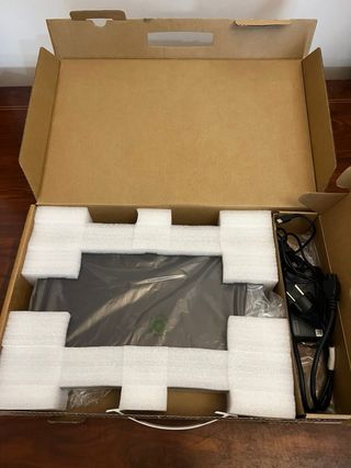 Portatil LG Ultra 16U70R . 512GB 16 inch FHD nuevo