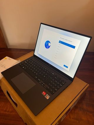 Portatil LG Ultra 16U70R . 512GB 16 inch FHD nuevo