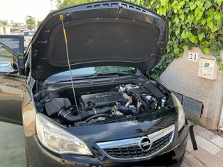 Opel Astra 2012