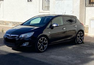 Opel Astra 2012